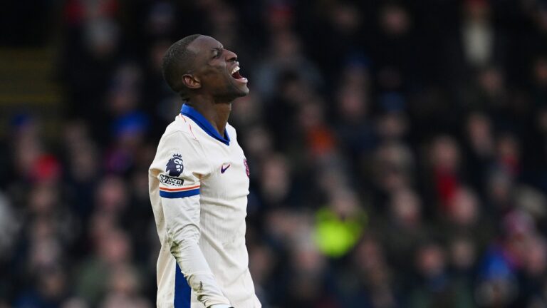 Chelsea bakal depak Nicolas