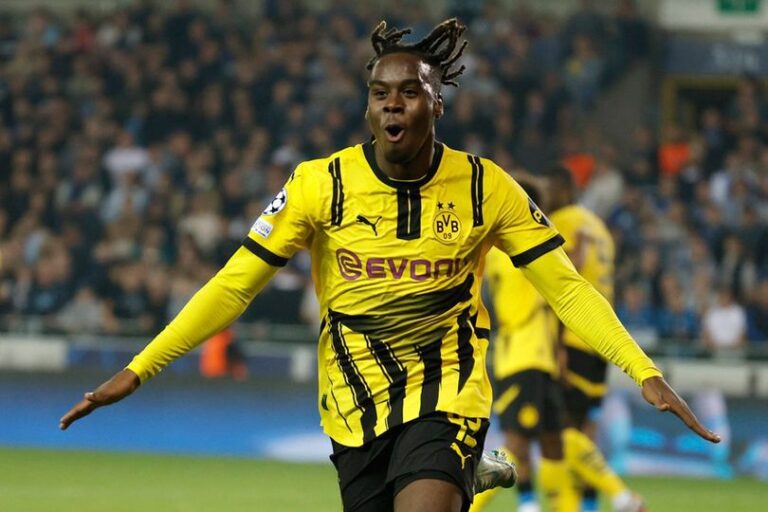 Chelsea Capai Kesepakatan Gittens dari Dortmund