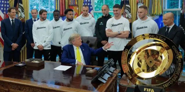 Juventus Dipaksa ke Gedung Putih, Trump Bicara Perang
