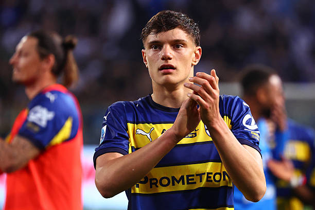 Giovanni Leoni Diminati Klub Luar Negeri, Parma Beri Peringatan