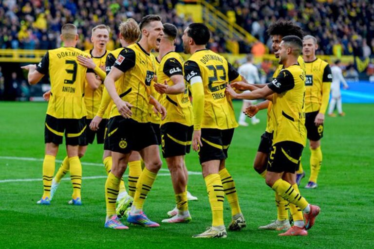 Borussia Dortmund Perempat Final