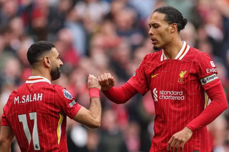 Salah Layak Gantikan Virgil van Dijk sebagai Wakil Kapten