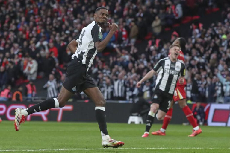 Newcastle Tolak Penawaran