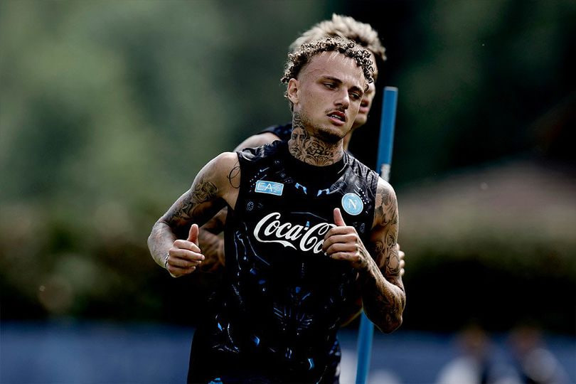 Napoli Didekati AC Milan