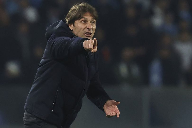 Napoli Tumbang di