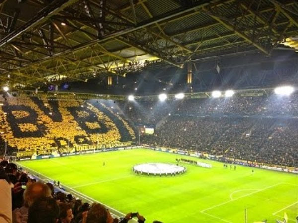 Borussia Dortmund Pangkas Anggaran karena Renovasi Stadion