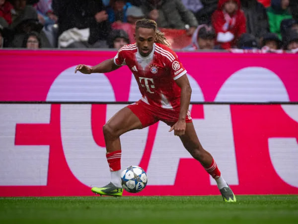 Sacha Boey Bertekad Tetap Bertahan di Bundesliga
