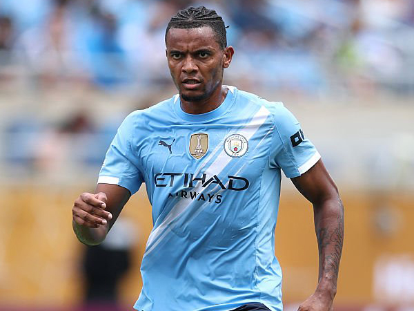Akanji Menolak AC Milan