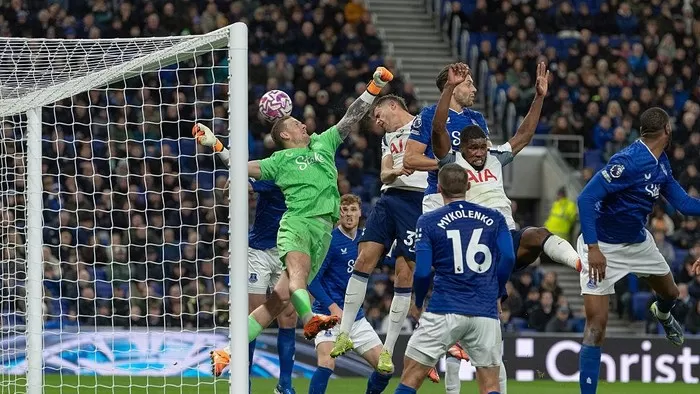 Tottenham Hotspur Bungkam Everton 3-0