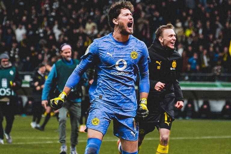 Hampir Kalah Dari Frankfurt, Kiper Dortmund Justru Bahagia