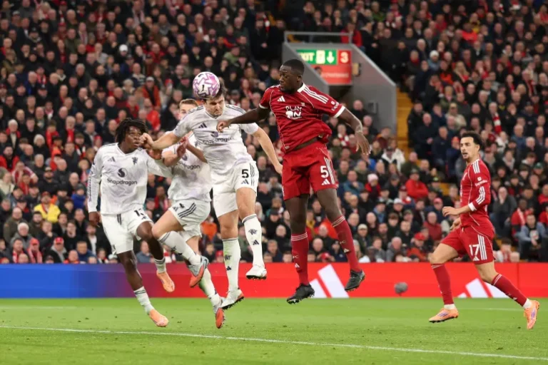Manchester United Kalahkan Liverpool 2-1 di Anfield