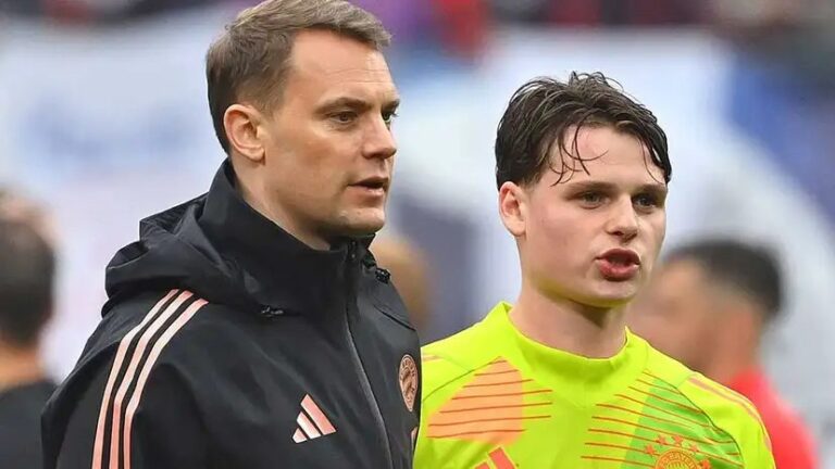 Akhir Perjalanan Manuel Neuer? Legenda Jerman Oliver Kahn Sarankan Kiper Bayern Munich Itu Untuk Pensiun