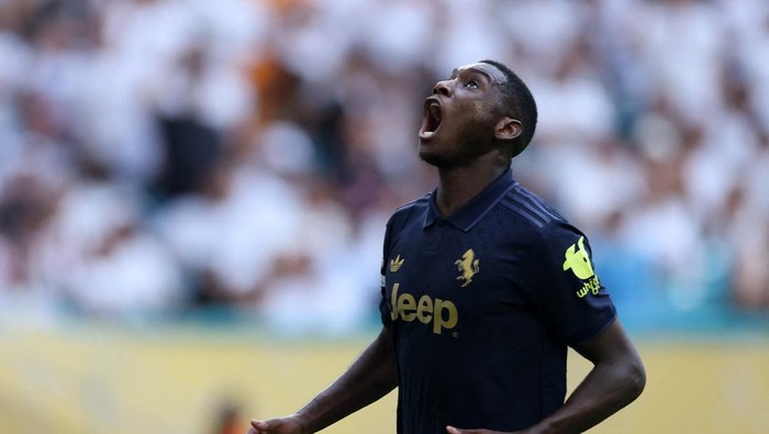 Frankfurt Doyan Jual Mahal Strikernya, tapi Kebanyakan Zonk!