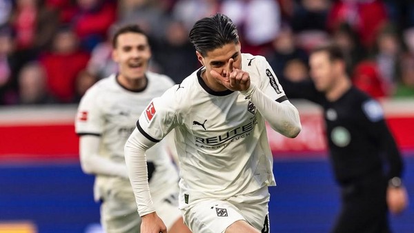 Kevin Diks Top, Dapat Rating Oke di Laga Heidenheim Vs Moenchengladbach