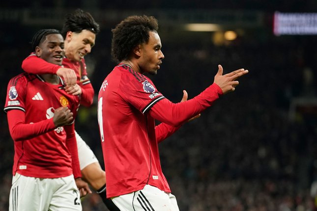 MU Blokir Kepindahan Joshua Zirkzee ke AS Roma