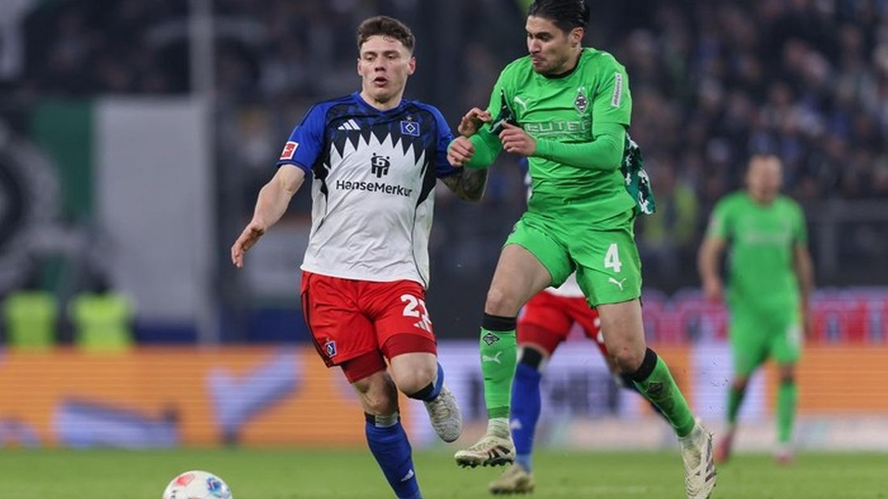 Nasib Sial Kevin Diks, Cedera Saat Monchengladbach Imbang Lawan Hamburg