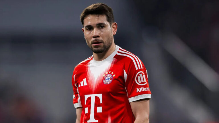 Tinggalkan Bayern, Raphael Guerreiro Bisa Jadi Solusi Hemat Bagi MU