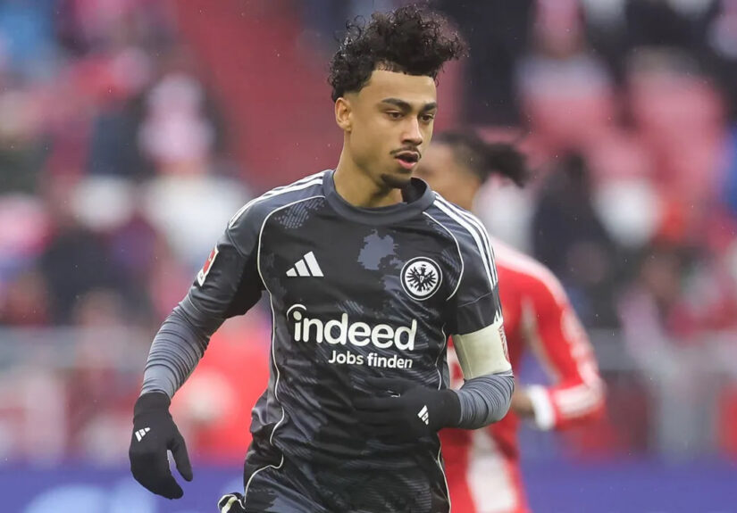 Dilirik Arsenal dan City, Nathaniel Brown Pilih Tetap Fokus di Frankfurt