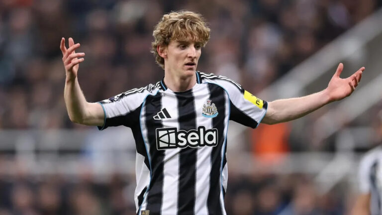 Dewan Pengawas Dukung Bayern Munich Datangkan Anthony Gordon