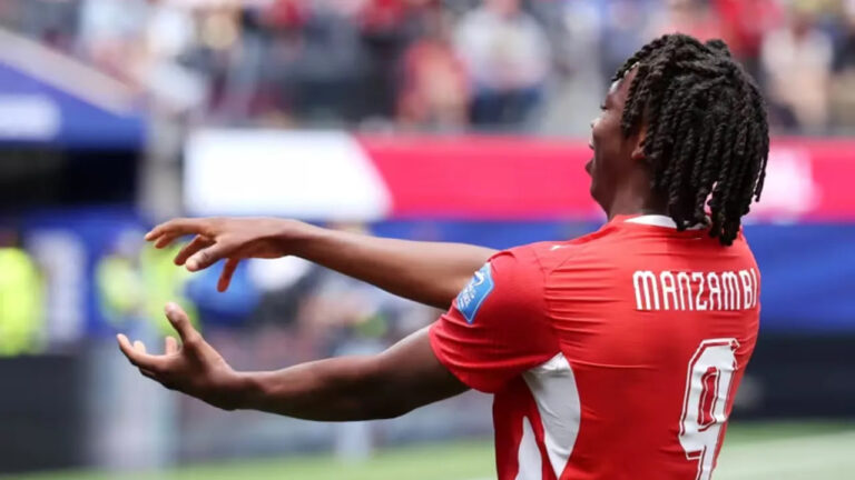 Johan Manzambi Pemain Termuda yang Cetak Dwigol Untuk Swiss di Piala Dunia